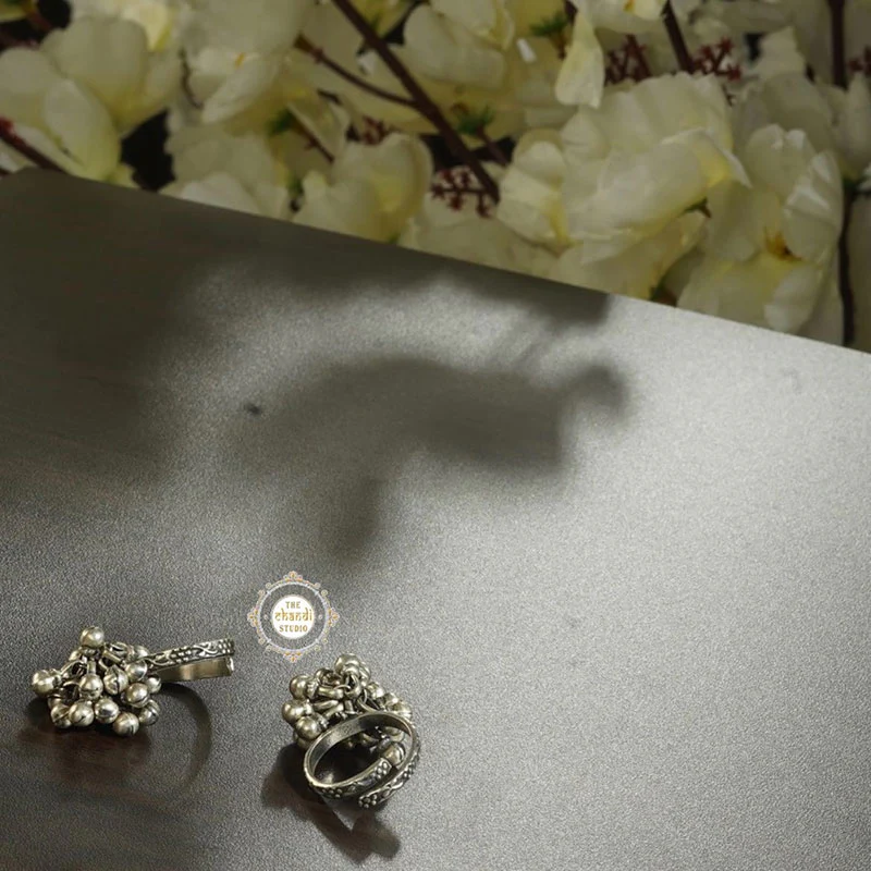 Ball Bunch Dual Toe Ring - Image 3
