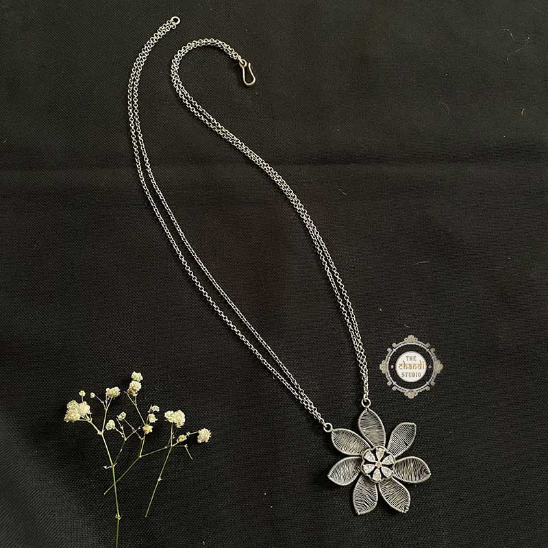 Bloom Filigree Stone Necklace - Image 7