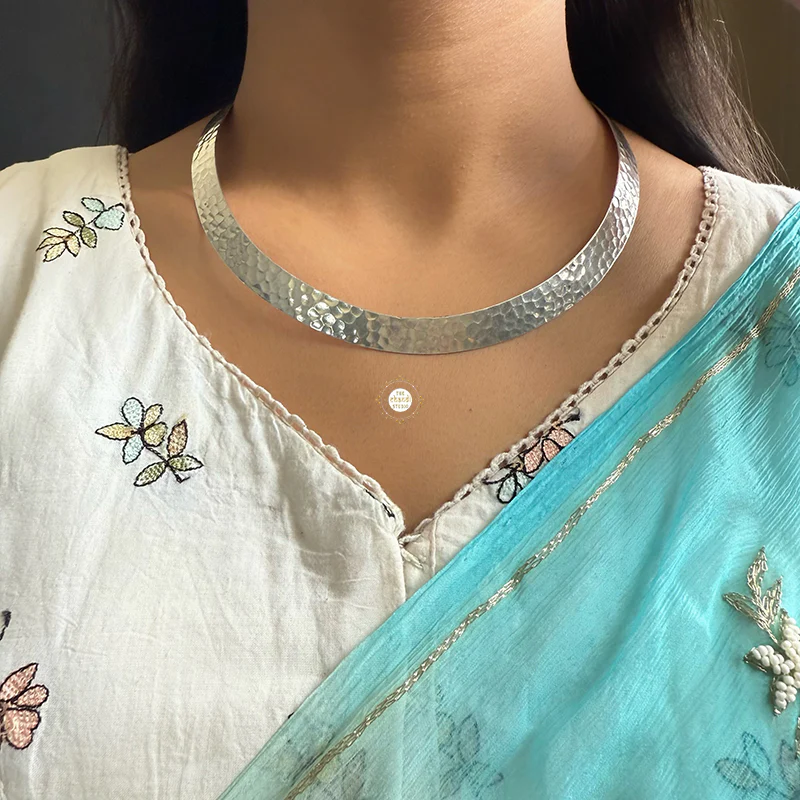 Hammered Hasli Necklace - Image 2