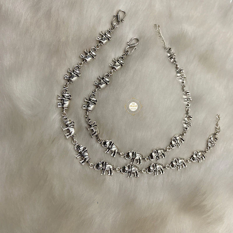 Comfy Elephant Anklet - Image 4
