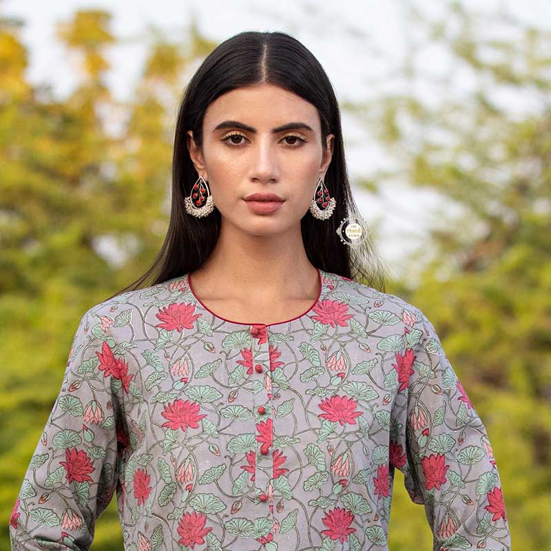 Dilkash Leaf Earring - Image 6