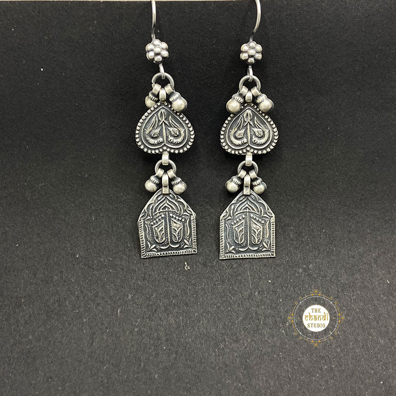 Engraved Light Weight Earring - Image 3