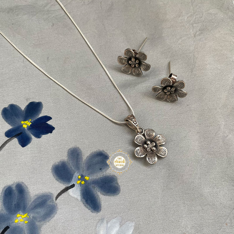 Floral Paradise Everyday Studs - Image 3
