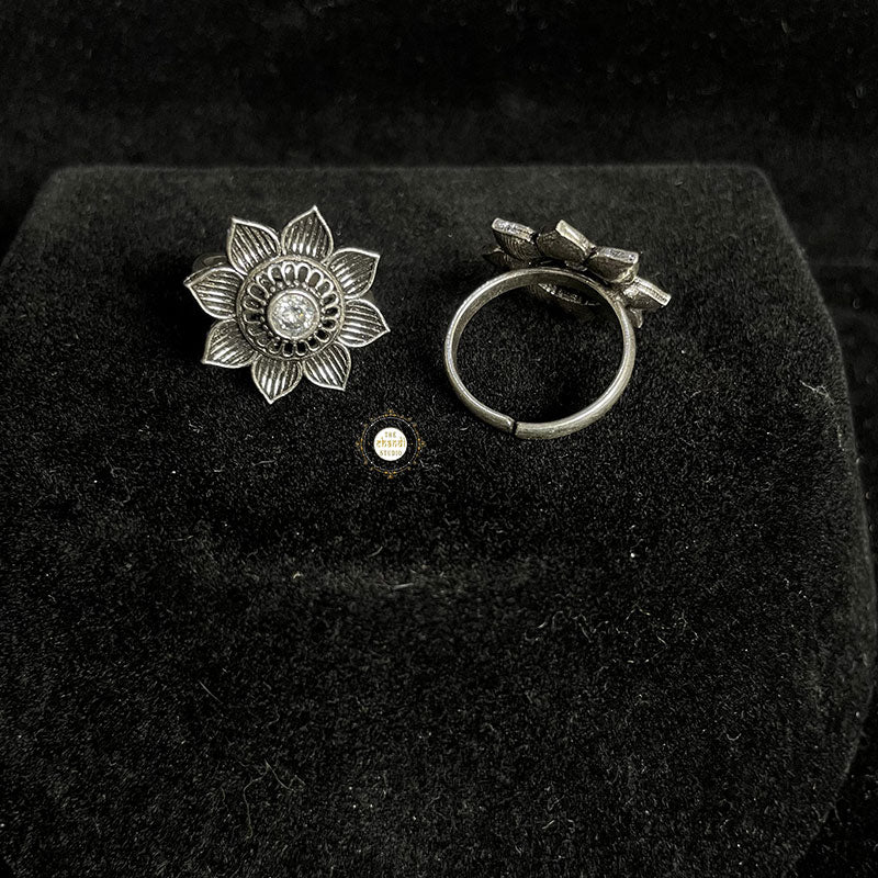 Pure Silver Floral Design Toe Ring - Image 12