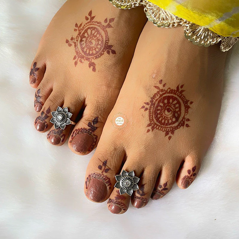 Pure Silver Floral Design Toe Ring - Image 3