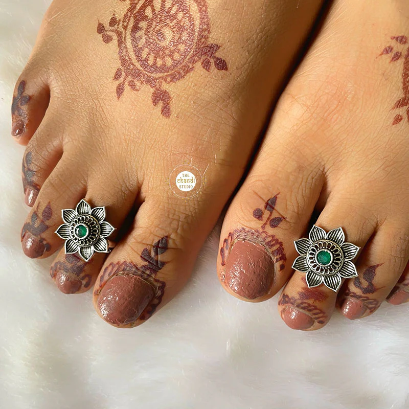 Pure Silver Floral Design Toe Ring - Image 4