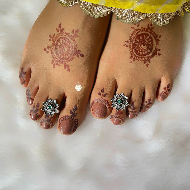 Pure Silver Floral Design Toe Ring - Image 7