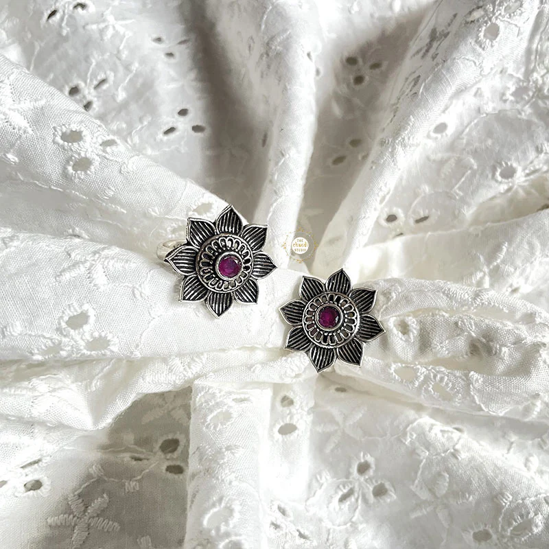 Pure Silver Floral Design Toe Ring - Image 8