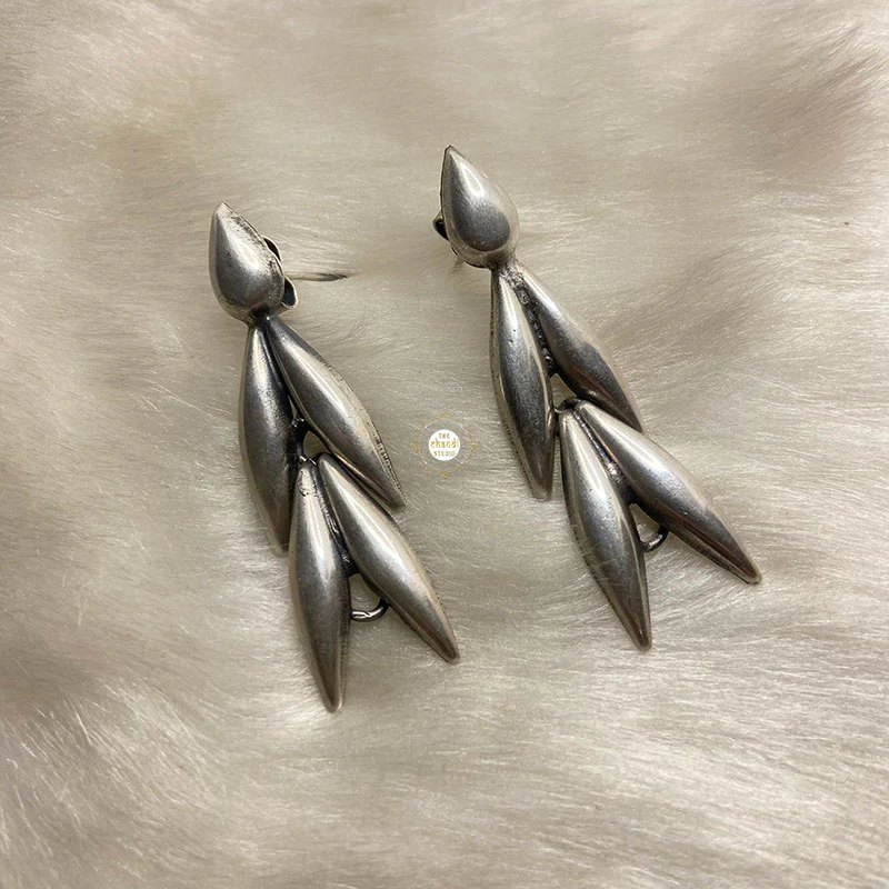 Vanika Tribal Necklace Set - Image 9