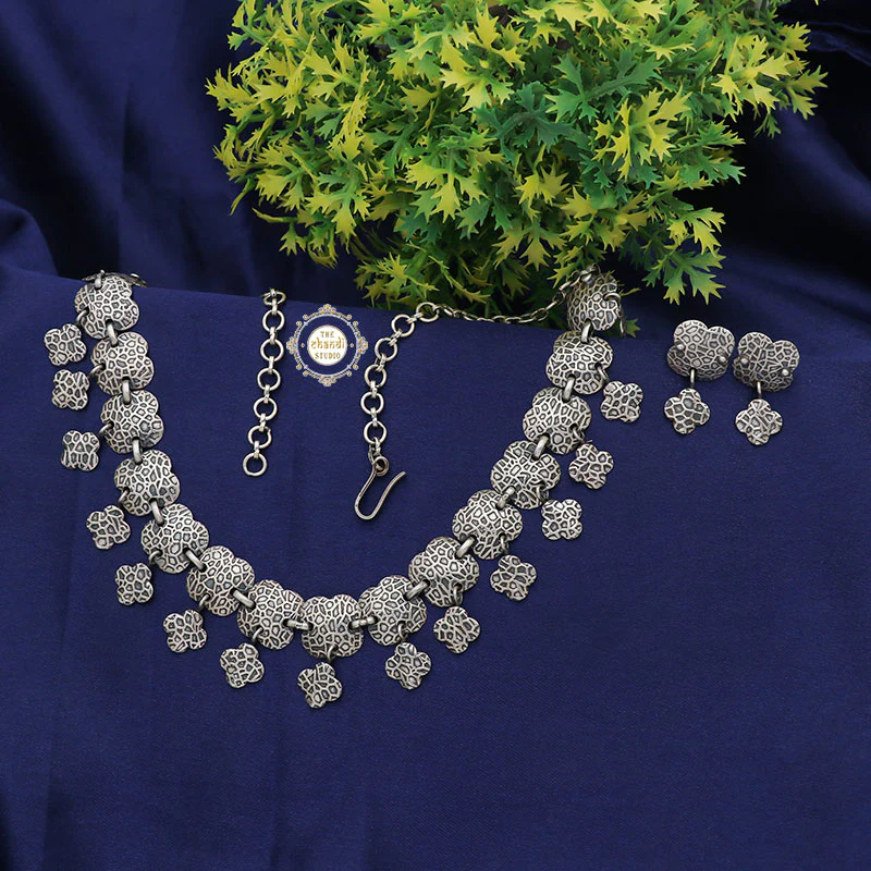 Hammered Bliss Necklace Set - Image 8