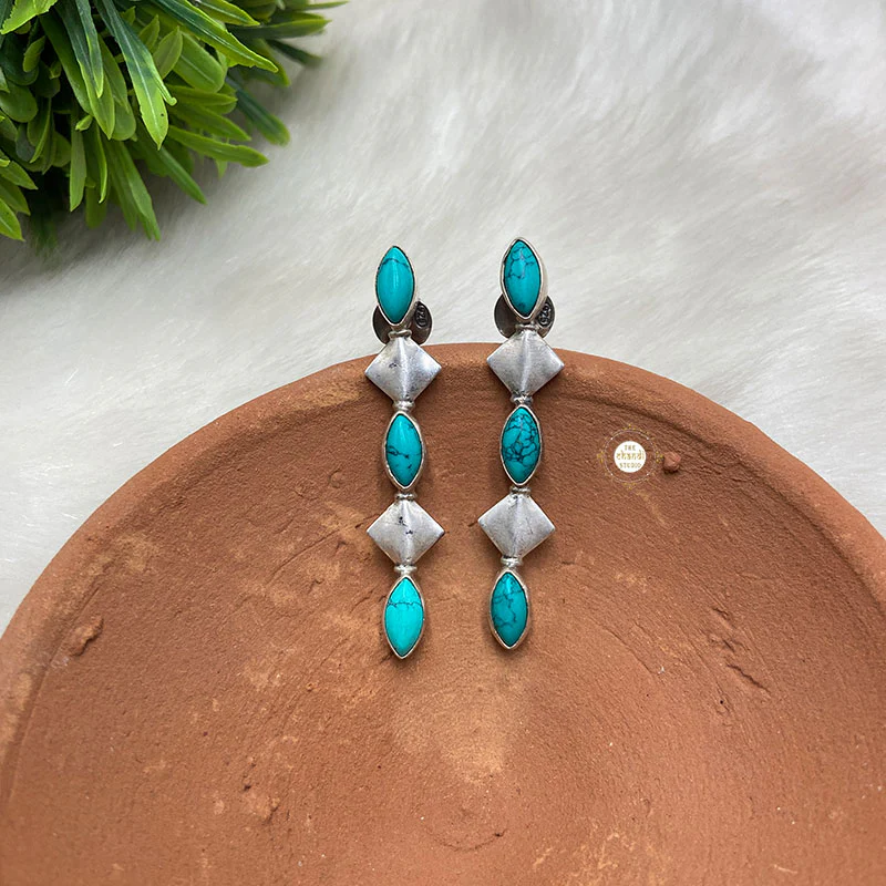 Kite Stone Earring - Image 3