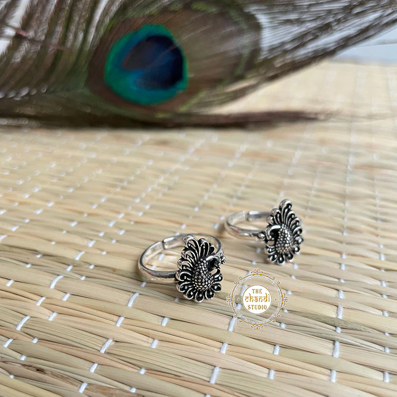 Little Peacock Toe Ring - Image 2