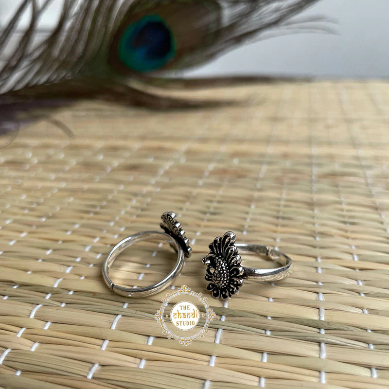 Little Peacock Toe Ring - Image 3