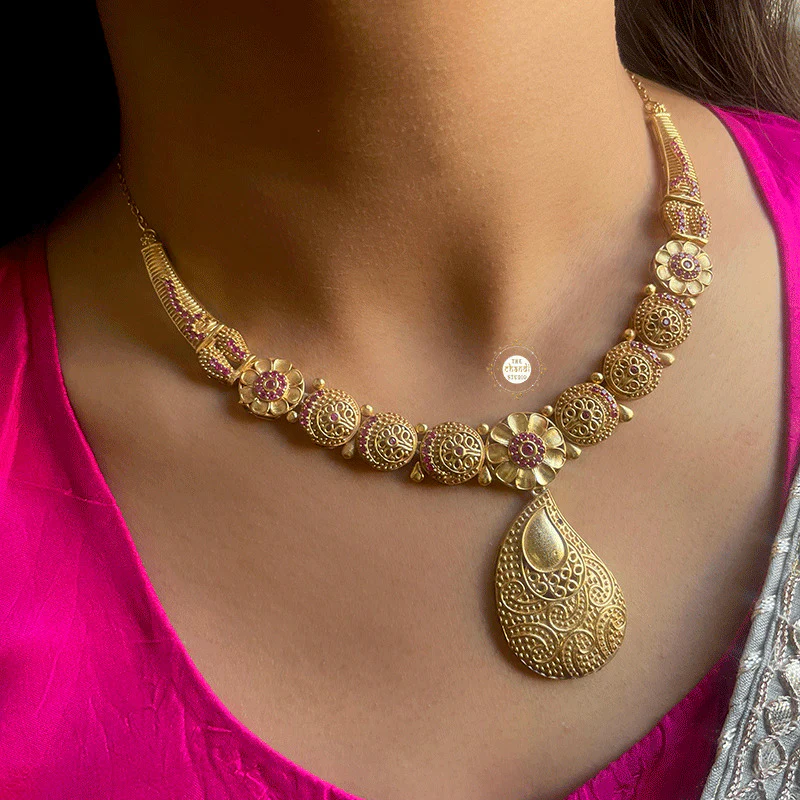 Muhurat Full Gold Paisley Necklace Set - Image 3