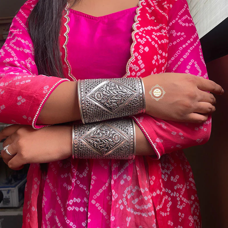 Nazaakat Sunflower Chitai Hand Cuff (Piece) - Image 4