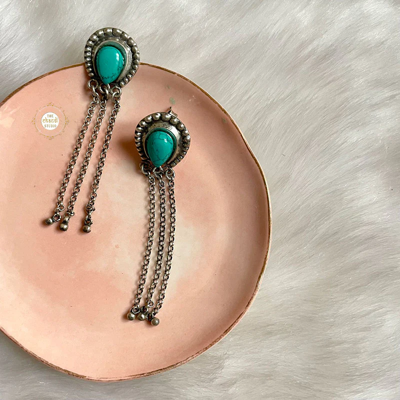 Nazaakat Waterfall Earring - Image 4