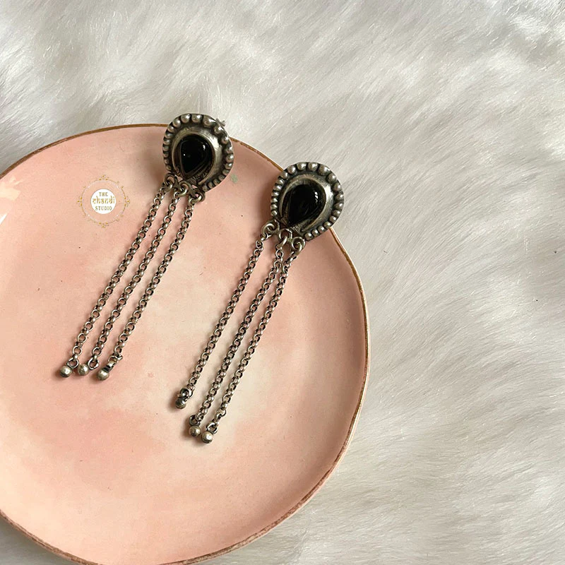 Nazaakat Waterfall Earring - Image 9