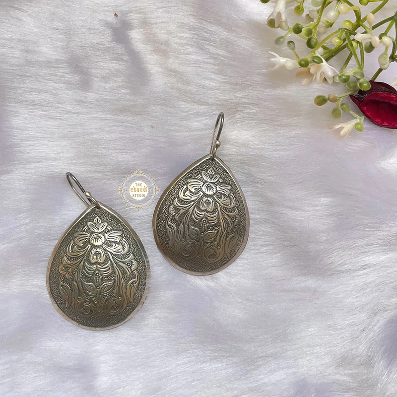 Noor Lightweight Hand Engraved Earring - Image 4
