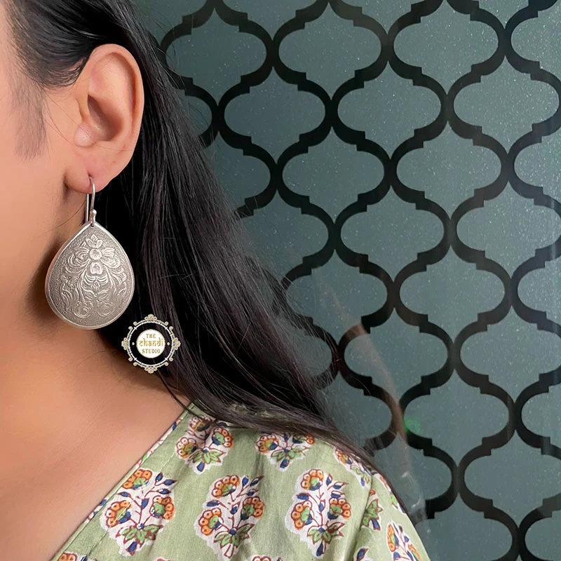 Noor Lightweight Hand Engraved Earring - Image 5