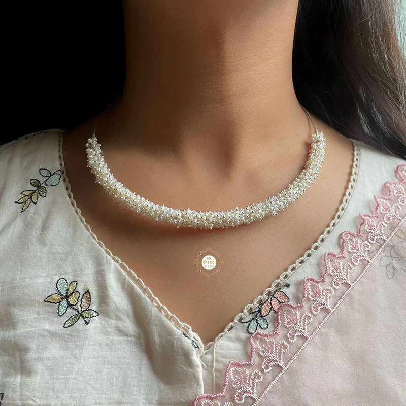 Rustic Romance Overloaded Pearl Wire Hasli - Image 2