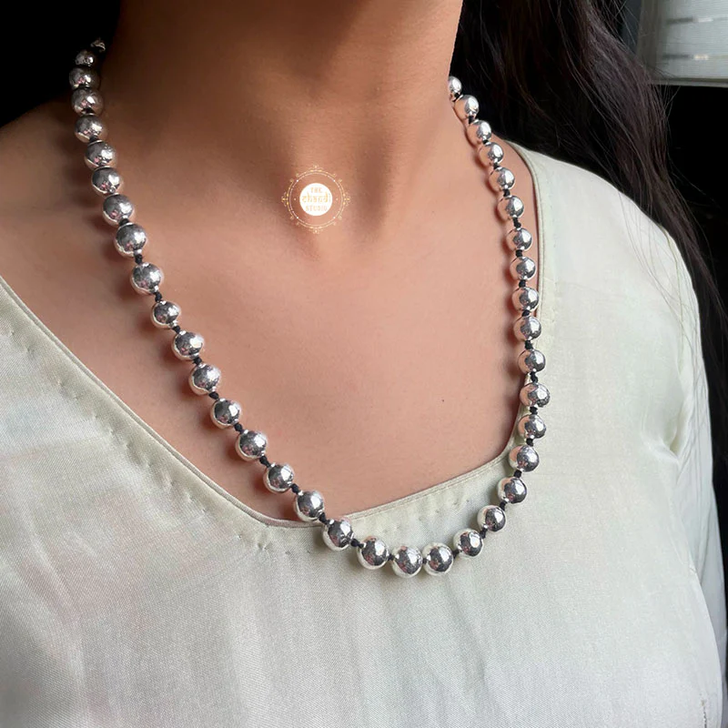 Sadabhar Ball Thread Necklace - Image 4