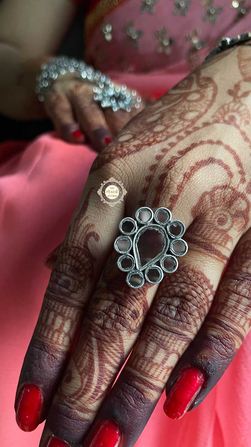 Soulful Sheesha Tilak Ring - Image 5