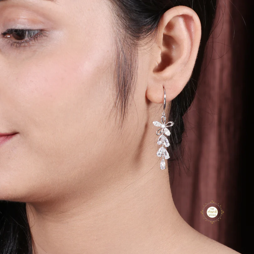 Sparkling Silver Blooming Flower Earring - Image 5