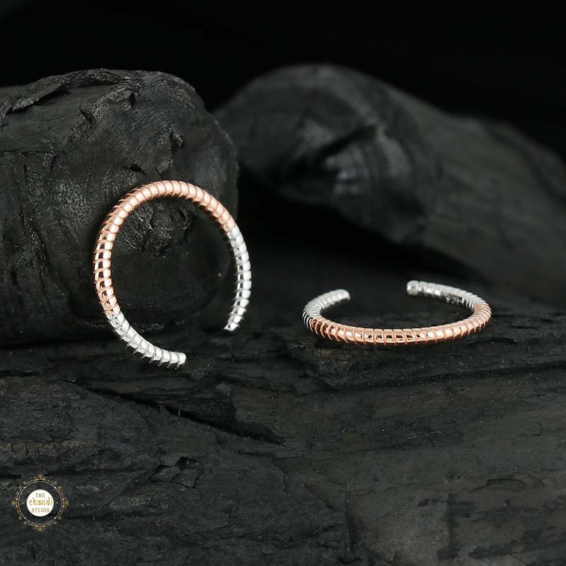 Sterling Silver Sparkling Dual Tone Toe Ring - Image 2