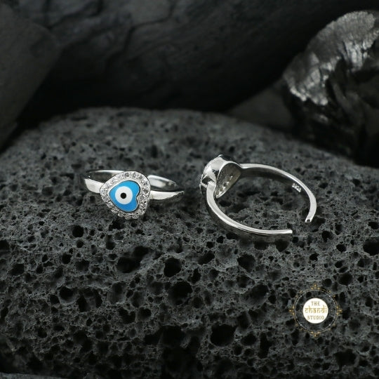 Sparkling Silver Evil Eye Toe Ring - Image 4