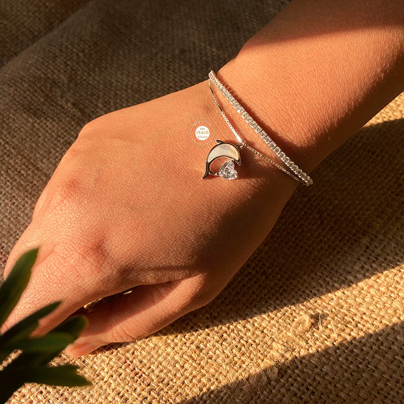 Sparkling Silver dolphin Heart Bracelet - Image 2