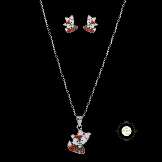 Sparkling Silver Fox Necklace Set - Image 4