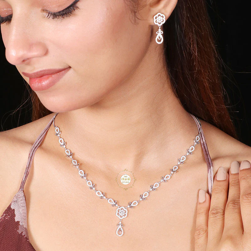 Sparkling Silver Floral Fantasy Necklace with Earring - Image 2