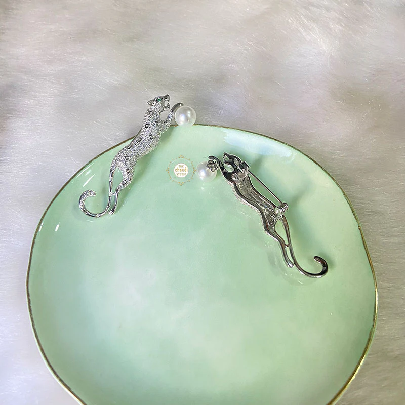 Sparkling Silver Jaguar Brooch