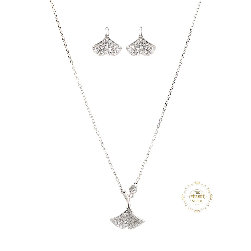 Sparkling Silver Ginkgo Glam Necklace with Earring - Image 5
