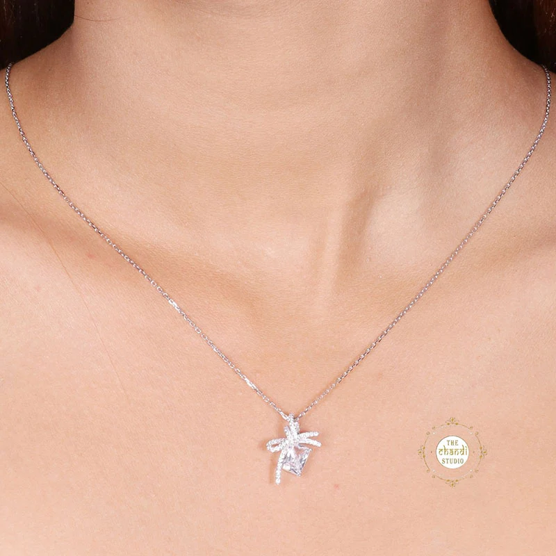 Sparkling SIlver Knot of Promise Necklace with Earring - Image 4