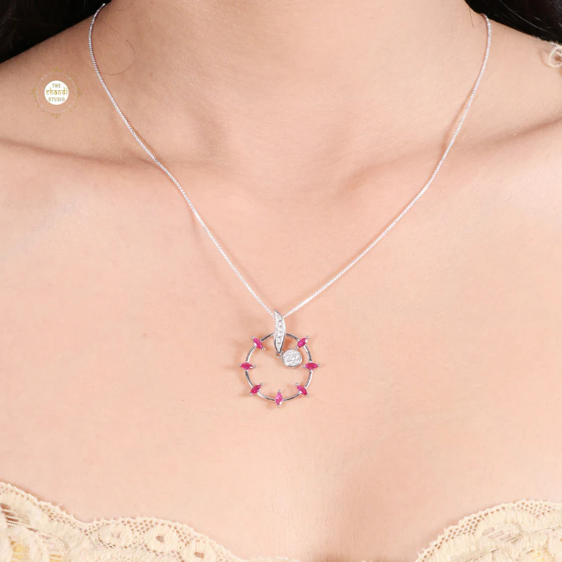 Sparkling Silver Treasure Necklace Set - Image 2