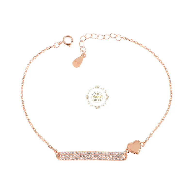 Sparkling Silver Heart felt Bracelet - Image 4