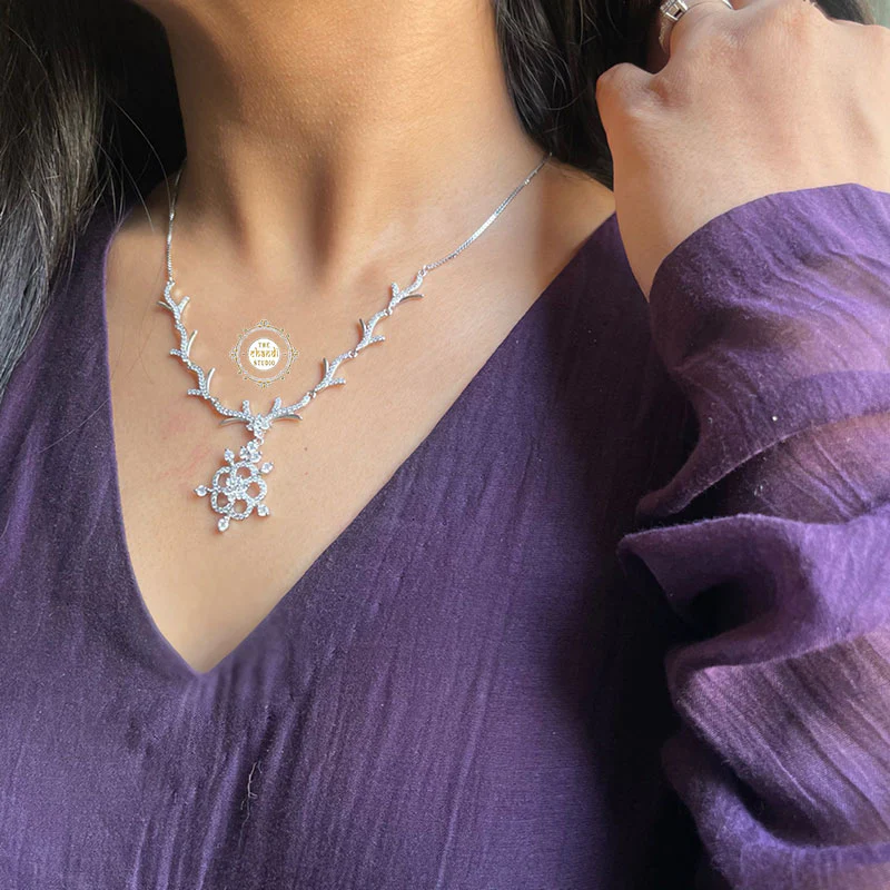 Sparkling Treasure Snowflake Necklace Set - Image 3