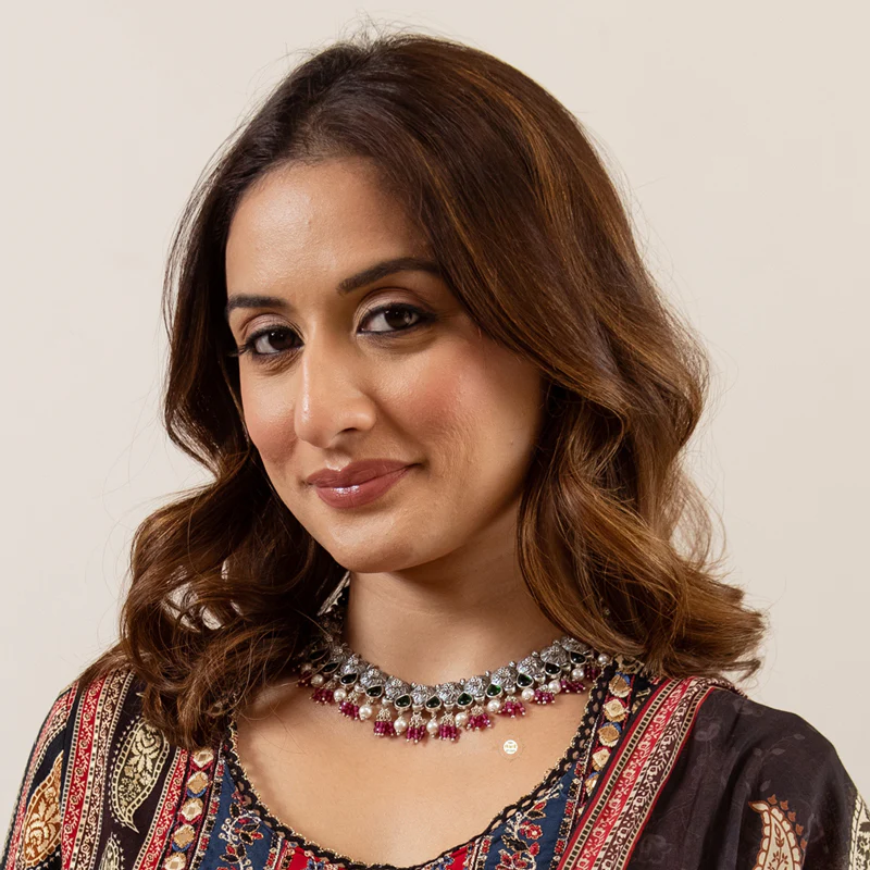 Utsav Exquisite Drop Necklace With Earring - Image 4