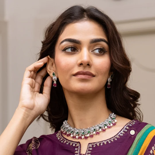 Utsav Exquisite Drop Necklace With Earring - Image 6