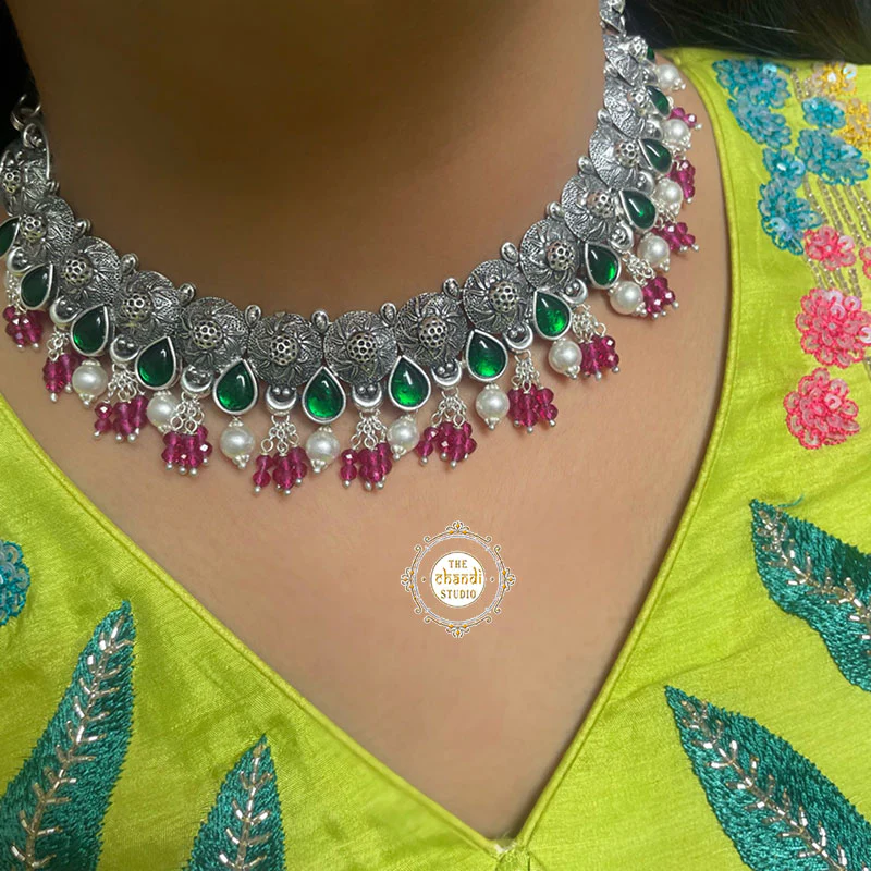 Utsav Exquisite Drop Necklace With Earring - Image 8