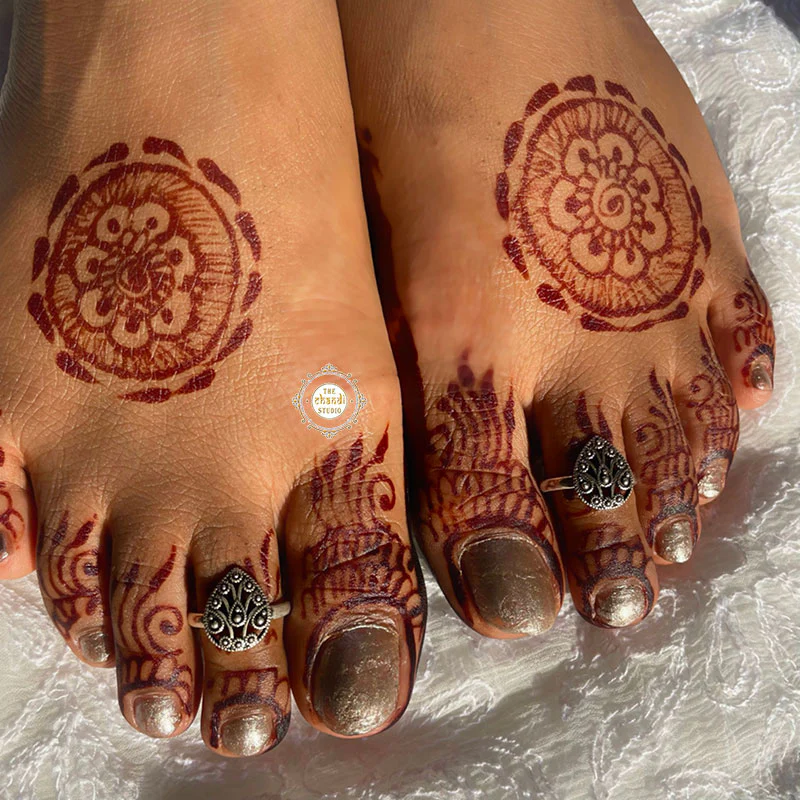 Tiny Leaf Toe Ring - Image 2