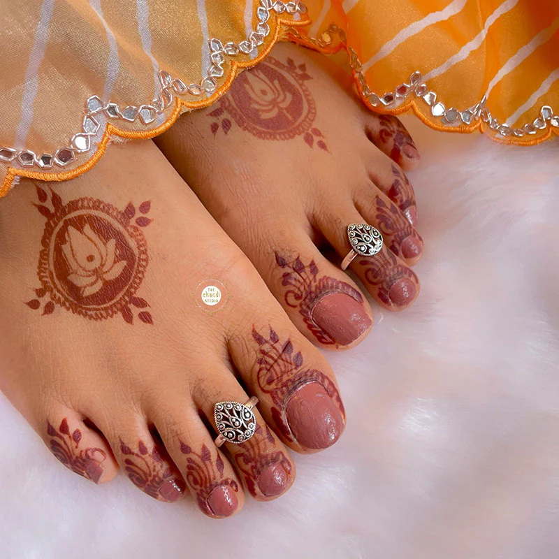 Tiny Leaf Toe Ring - Image 4