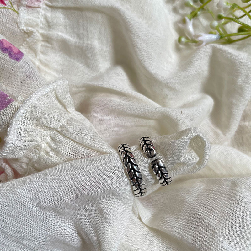 Unique Fishtail Toe Ring - Image 5