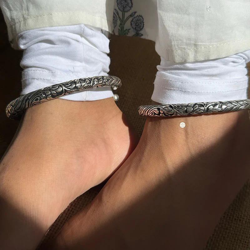 Utsav Chitai Leg Kada - Image 2