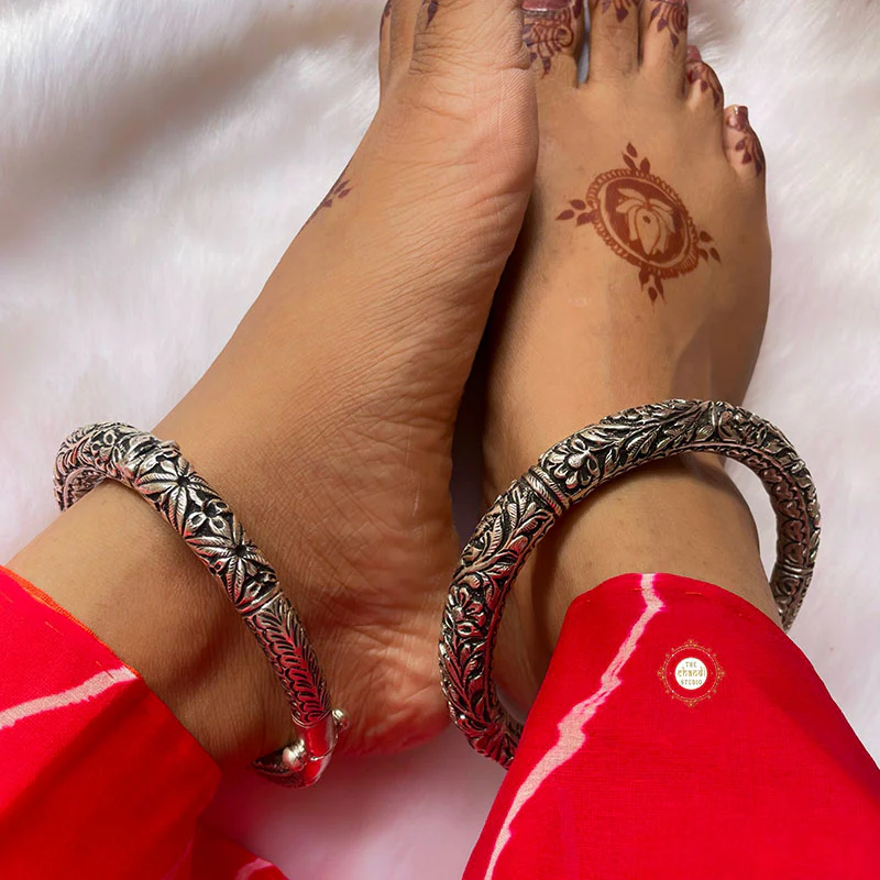 Utsav Chitai Leg Kada - Image 2